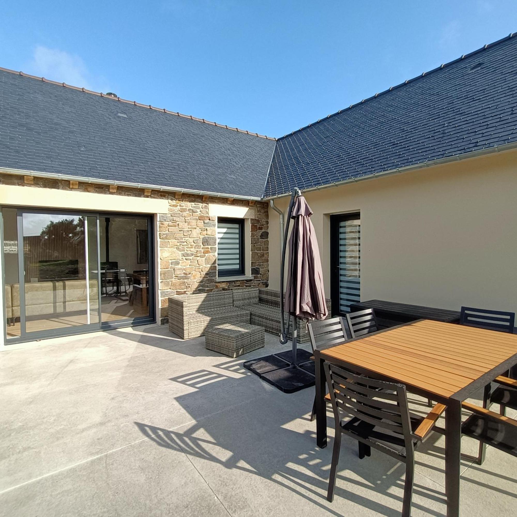 Les gîtes de Saint Barnabé Plourhan Extérieur photo
